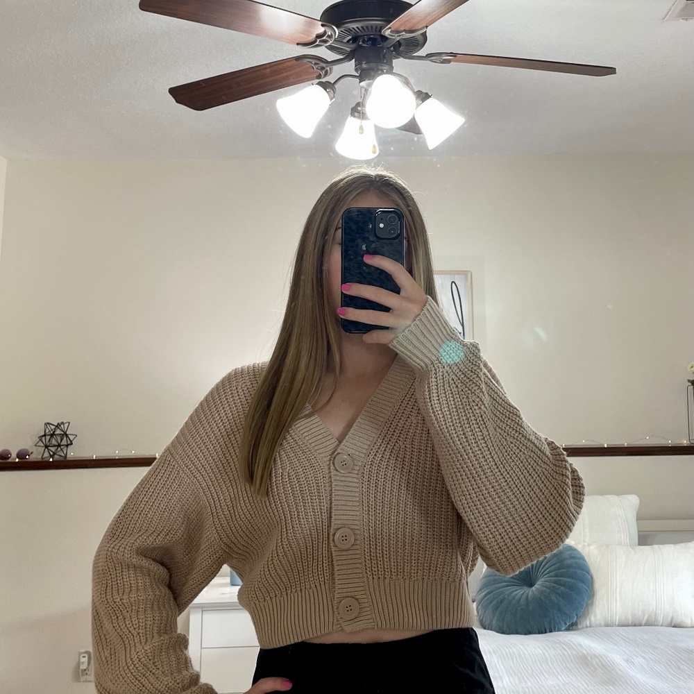 h&m cropped sweater
